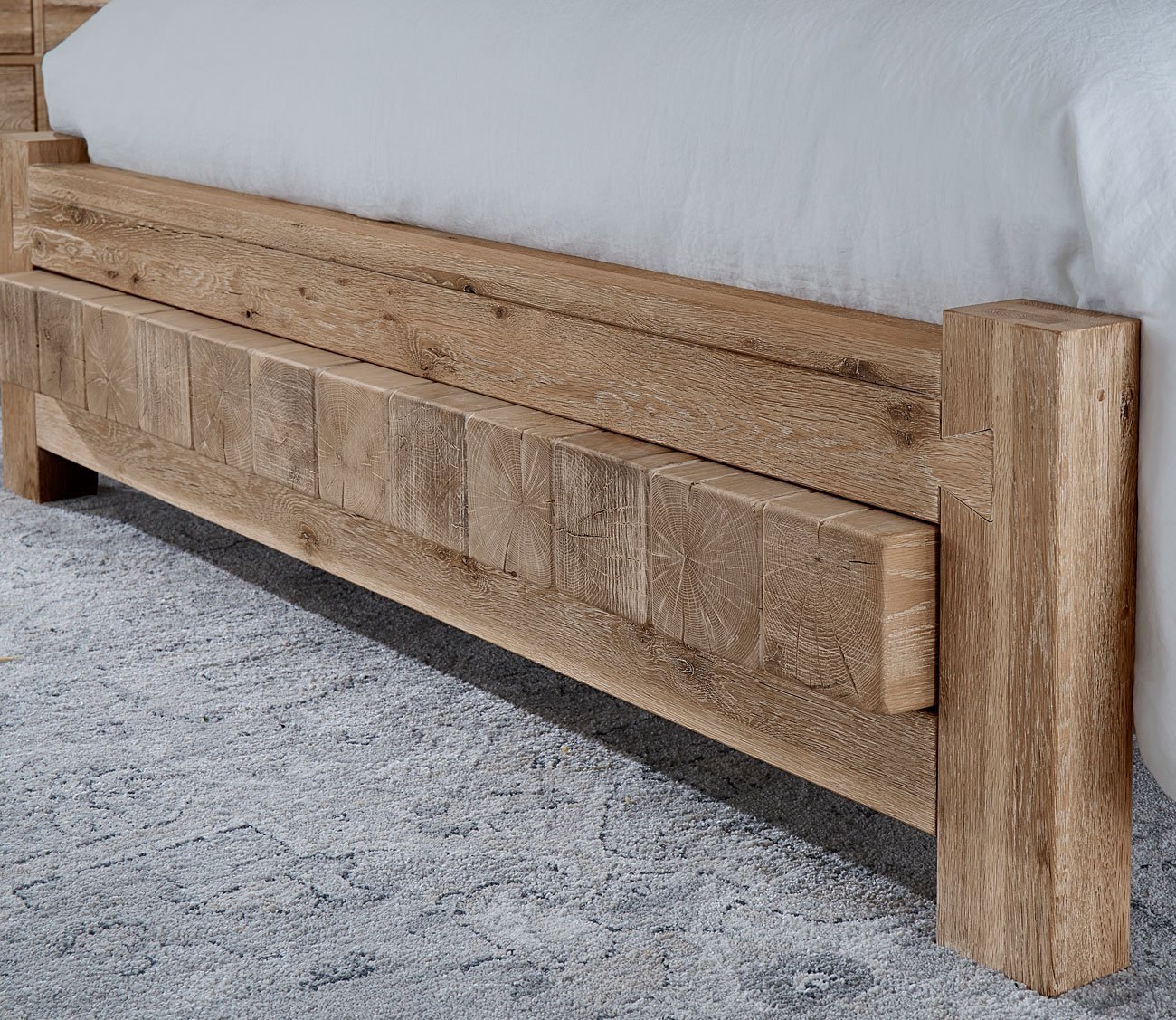Vaughan Bassett Dovetail 6X6 Bed Bedroom Set