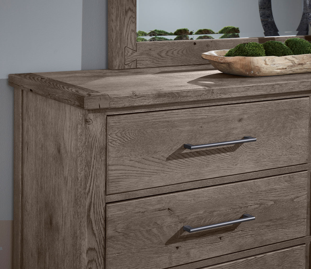 Vaughan Bassett Dovetail Poster Bed Bedroom Set