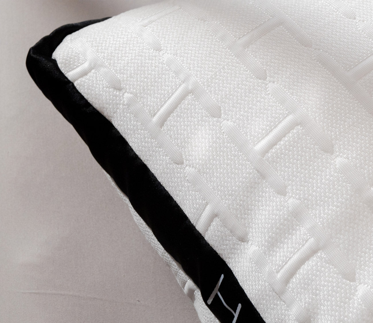 Hush Cooling Adjustable Hybrid Pillow