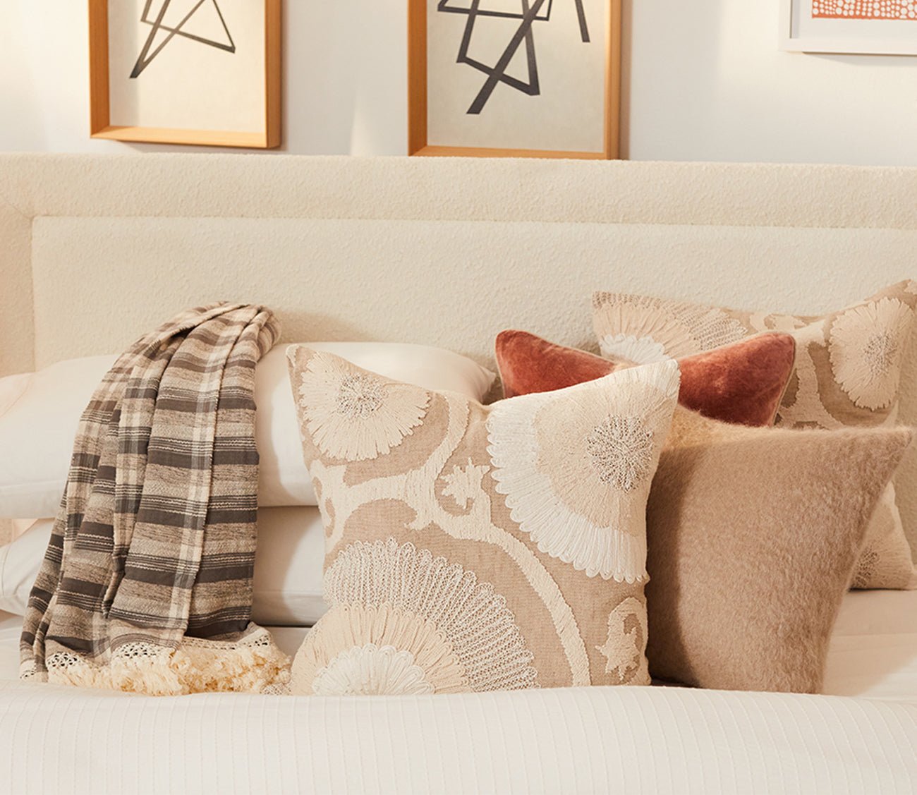Villa by Classic Home Karlie Gray Ivory Throw Blanket
