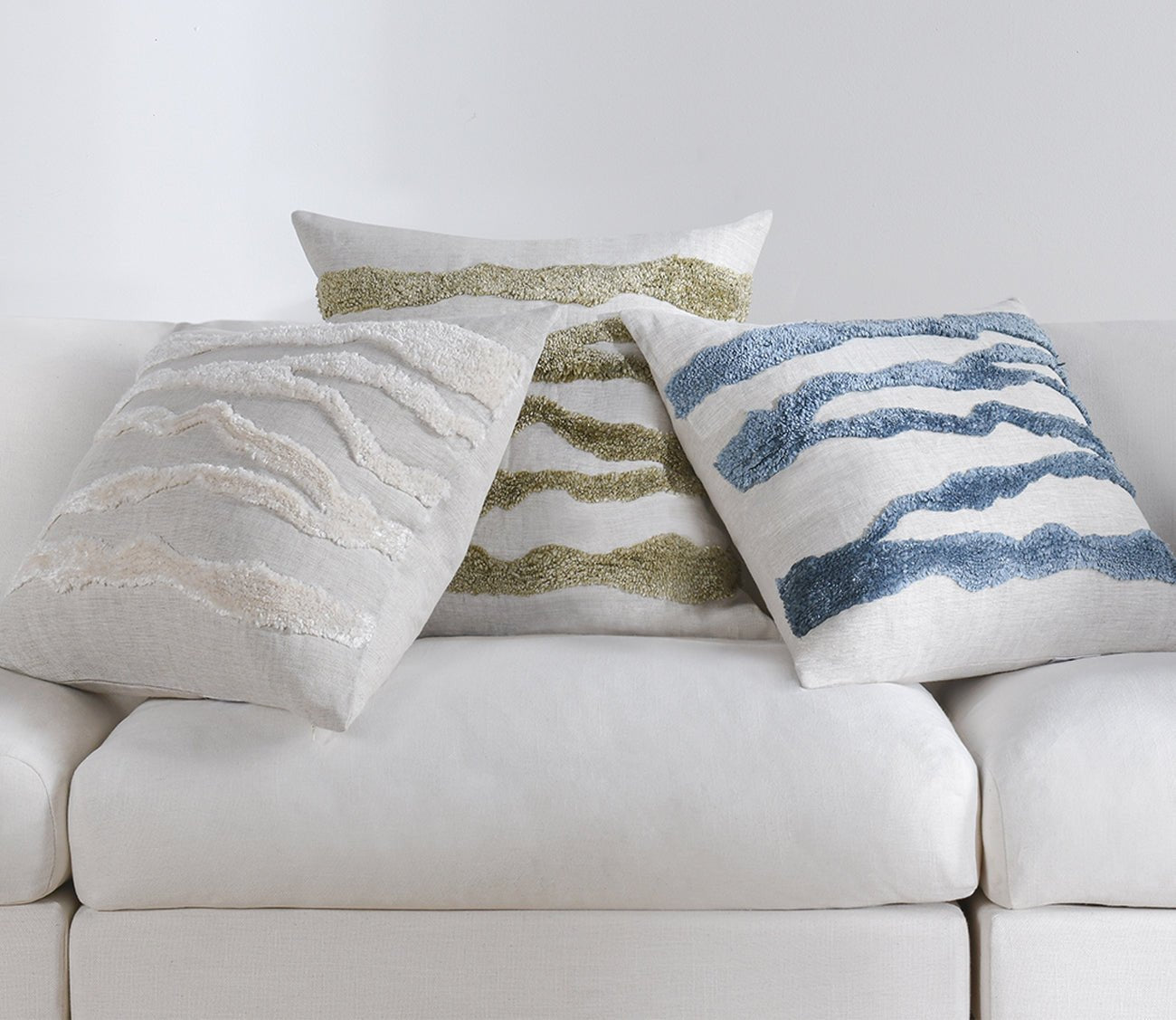 Villa by Classic Home Passage Hand-Tufted Throw Pillow