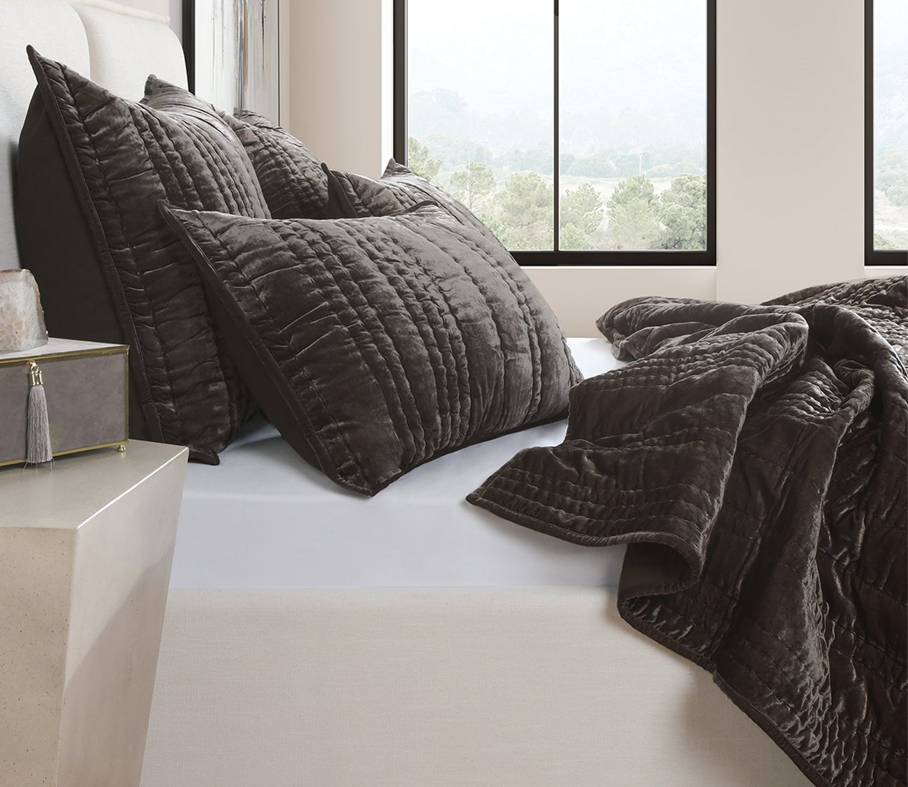 Villa by Classic Home Seville Velvet Quilt Set