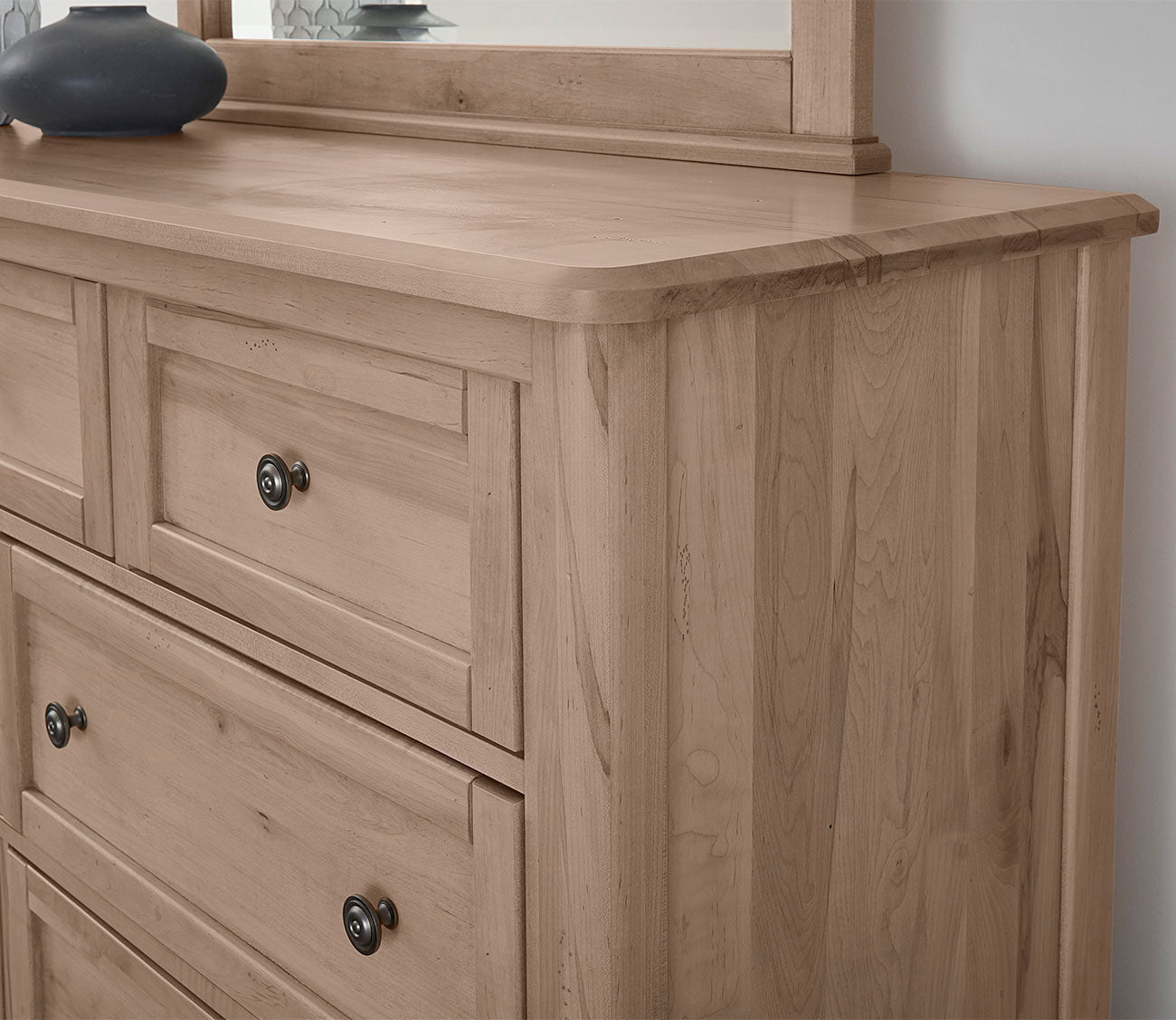 Vaughan Bassett Woodbridge 7-Drawer Dresser