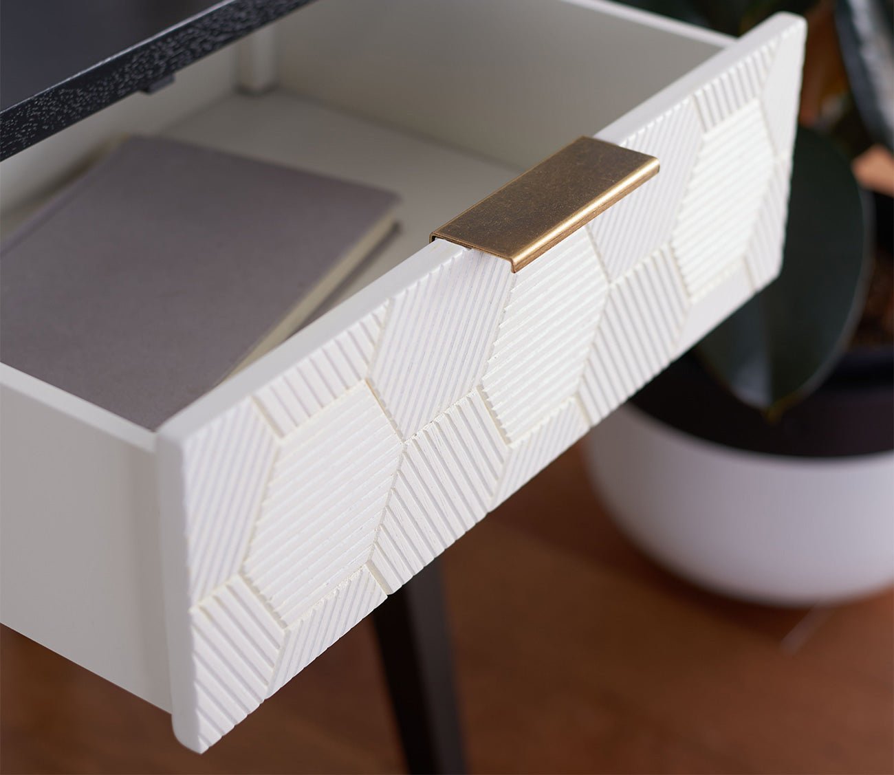 Safavieh Keya 1-Drawer Accent Table